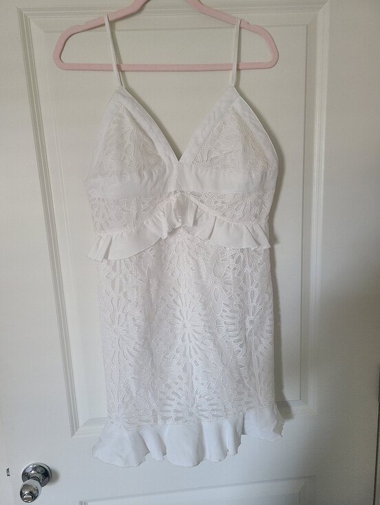 Gianni Bini Dresses & Skirts - Gianni Bini white lace ruffle mini dress